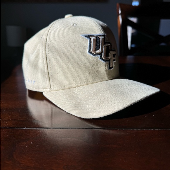 UCF Nike Flex Fit Hat - Picture 4 of 5